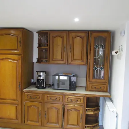 De La Claveille Apartment *