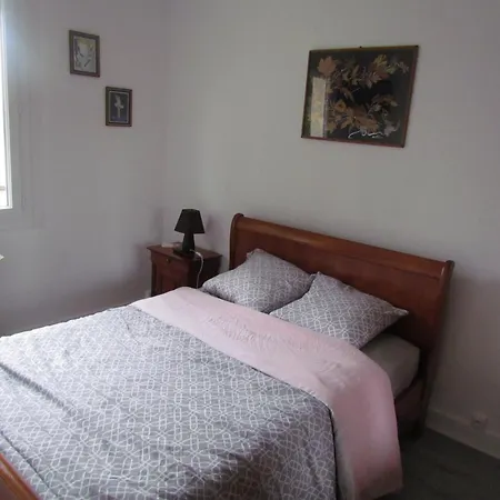 De La Claveille アパート