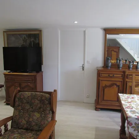 De La Claveille アパート