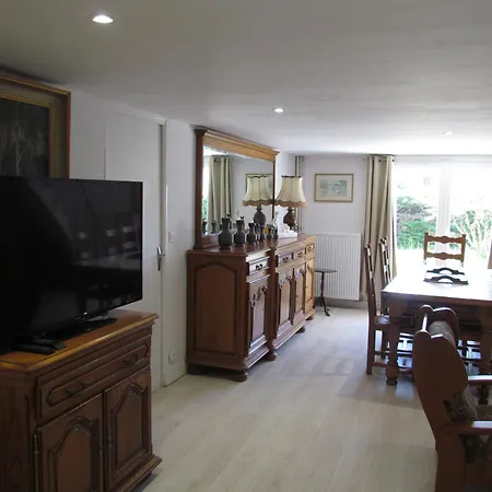 De La Claveille アパート