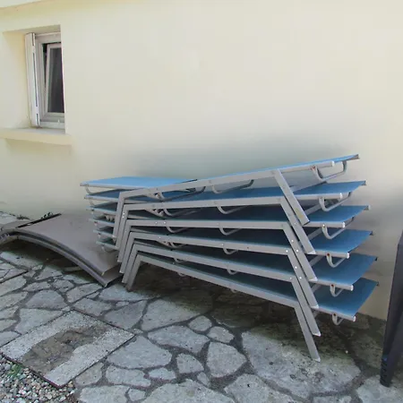 De La Claveille アパート