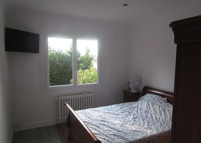 De La Claveille Apartment *