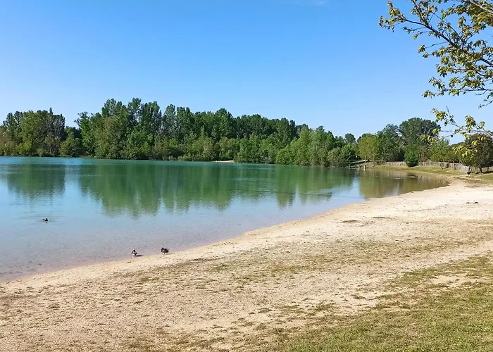 De La Claveille Apartment *