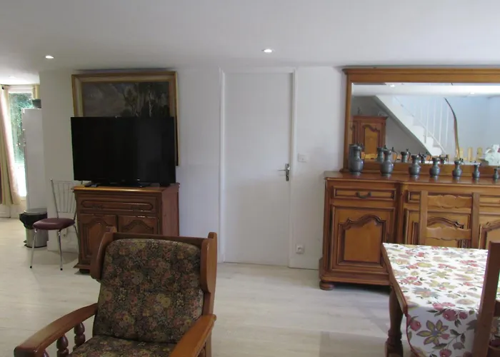 De La Claveille Apartment