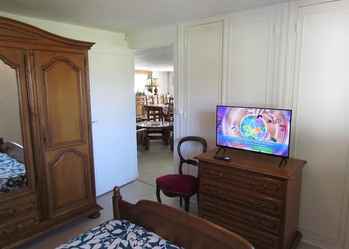 De La Claveille Apartment *