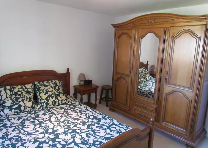 De La Claveille Apartment *